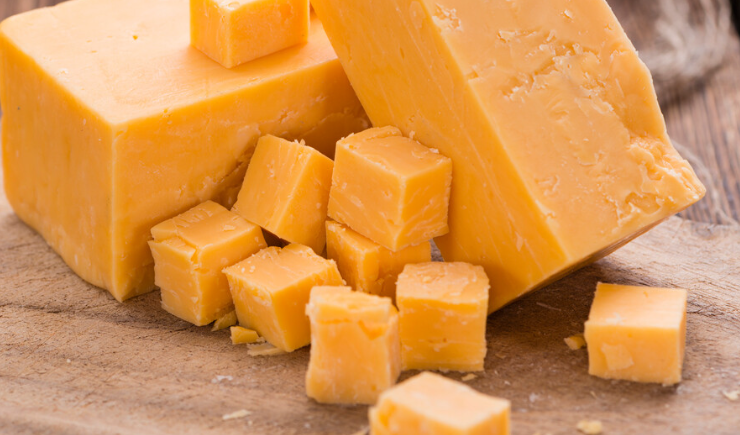 Queso cheddar